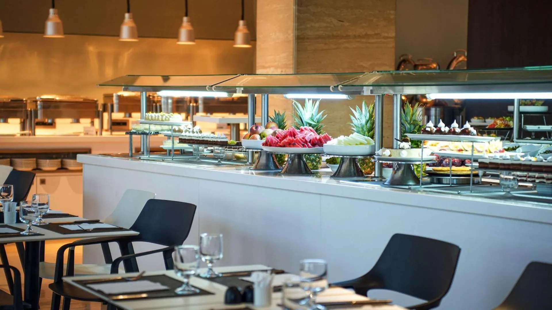 Novotel Tunis 4*,
